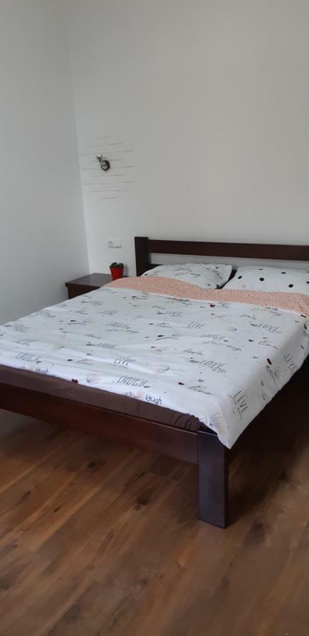 Transfer Apartment Лвив Екстериор снимка